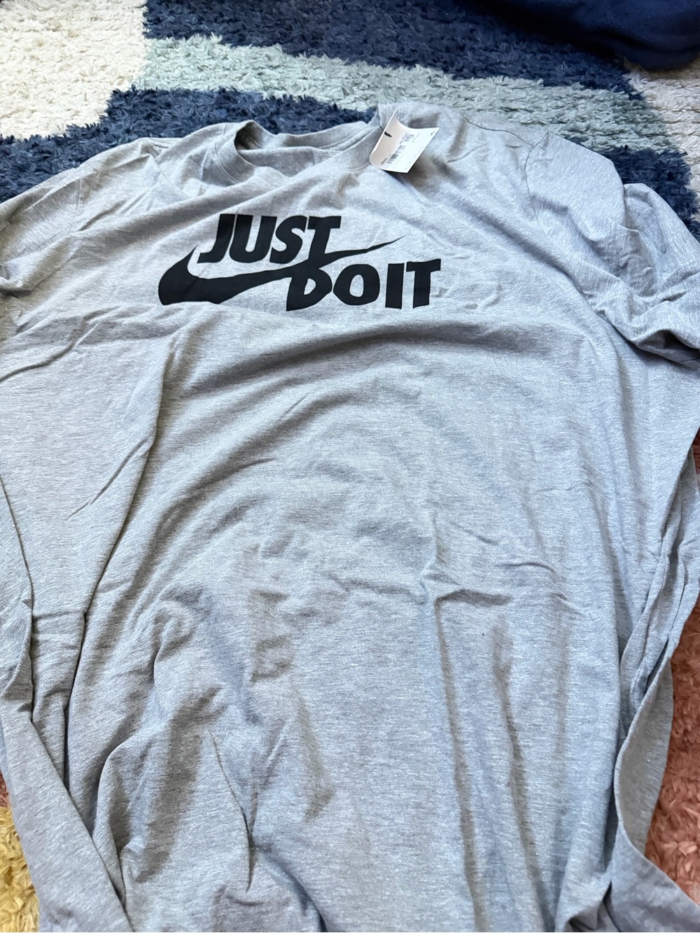 Nike Men's Light Gray Short Sleeve 'Just Do It' Tee with Black Logo